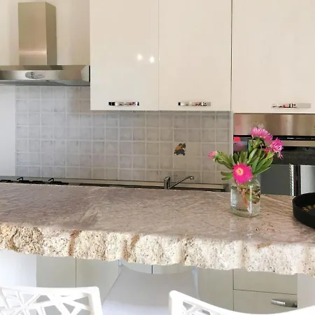 Locazione Turistica Casa A- E C *