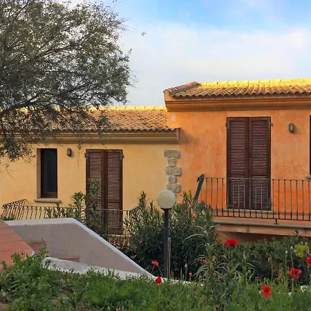 Locazione Turistica Casa A- E C 公寓 巴德希